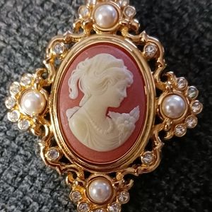 Burberry Vintage Burberrys Brooch